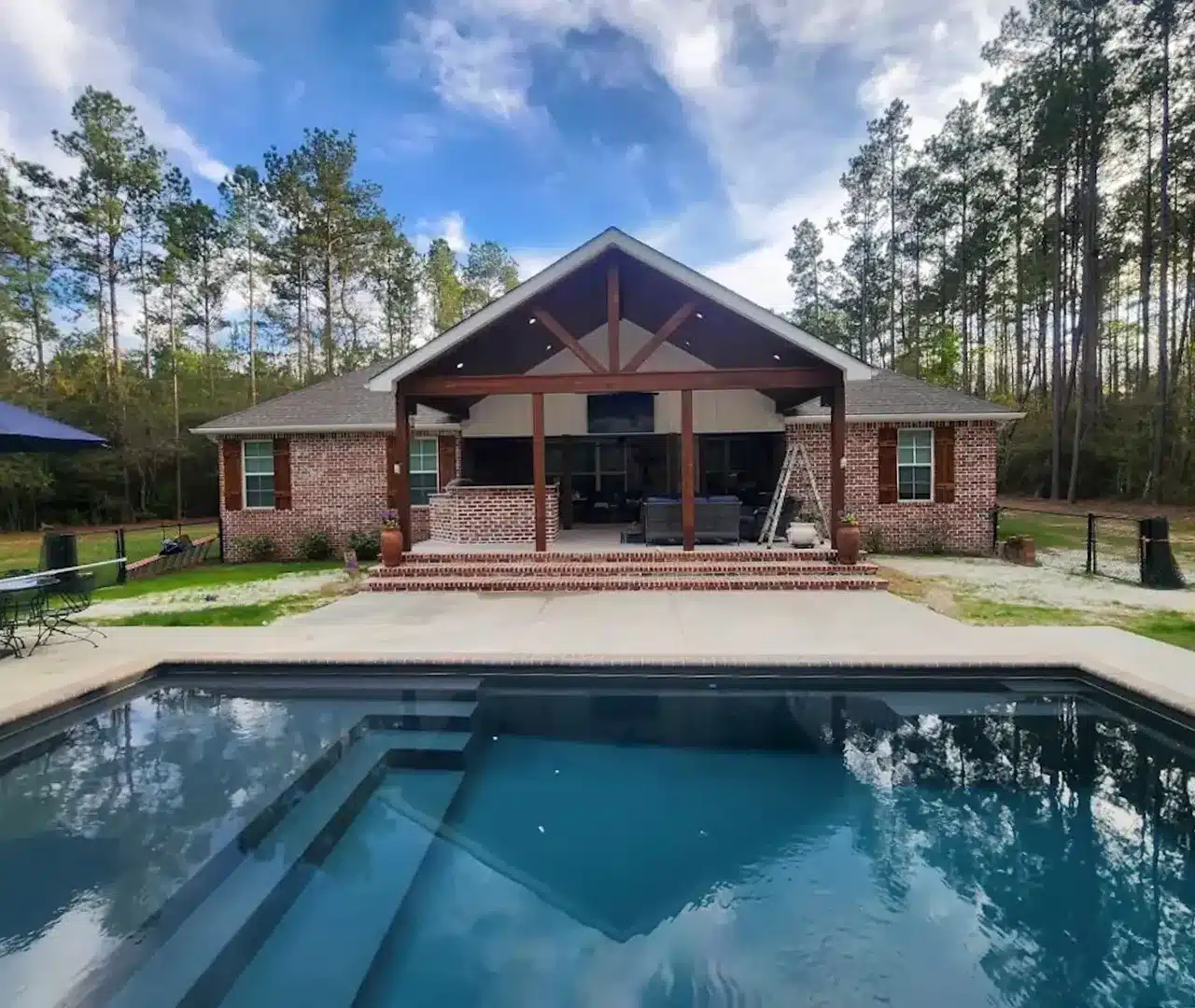 Services Backyard Luxury